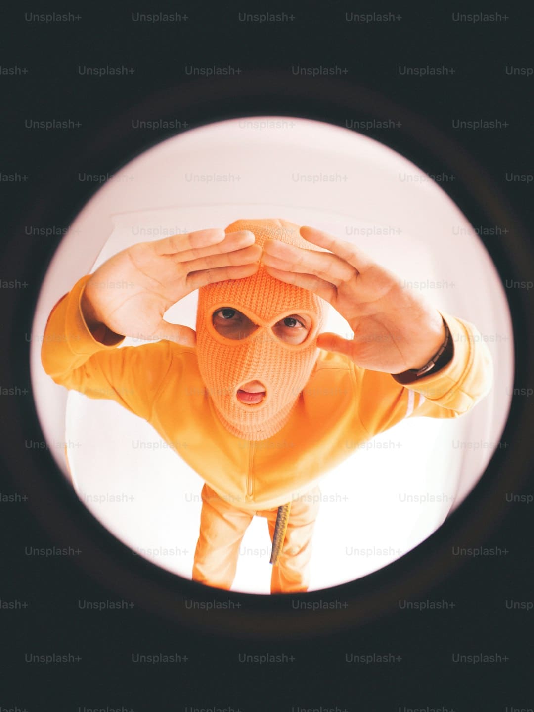 前史的回响｜穿透漆黑的光束